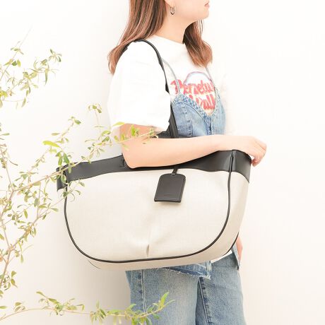 [^:UNG-54150B]l~LoX̃RriȃfUC̃g[gobOA4TCYƓUȃTCYłAɂ͎O\ȃt@Xi[tCi[|[`Ă̂ŁAMdiȂǂ𕪂ĈSĂ܂Ƃł܂B莝p̒ZnhƁA|p̒nh2WAYdlBoɂ͂AP̗sobOƂĂ߁܂AJ[hP[XtĂāÂ܂܃obÕANZgƂĂApXP[XƂĎgp邱Ƃ\łBJWAɂꂢ߂ɂg₷ALV[Ŋ􂵂܂Bi̐F́ABeꏊ̂ȂǂɂFČꍇ܂B܂Aql̂gPCj^[ȂǂɂAFČꍇ܂B炩߂̏ゲB