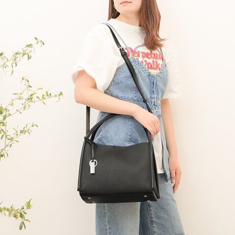 [^:UNG-54090B]ǂȃX^CɂlVvȃfUC̃nhobO|PbĝOwɂȂĂAC̓t@Xi[ɂȂĂ邽ߎd₷[͂ocOBz500mlybg{gœTCYłByʂŏ_炩fނgĂ邽ߕig₷AfC[[Xɂ҂̃ACełBL[`[tĂ̂ŁÂ܂܃obÕANZgƂĂApXP[XĎgp邱Ƃ\łB܂AO\ȃV_[xgĂ̂ŁAnhX^CAV_[X^C2wayłgp܂BJWAɂꂢ߂ɂg₷ALV[Ŋ􂵂܂Bi̐F́ABeꏊ̂ȂǂɂFČꍇ܂B܂Aql̂gPCj^[ȂǂɂAFČꍇ܂B炩߂̏ゲB