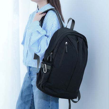 [^:UNG-53250R]炩\tgiCfނŌyʂ艘ɂAt@Xi[Ȃǂ̃|CgŋvgpĂ邽߁Aϋv˔ĂDꂽACełʂɂ͑召̃t@Xi[|PbgAɎô[邱Ƃł܂BTChɂ̓ybg{g܂肽ݎP|PbgAwʂɂ̓bNw܂܂zȂǂołt@Xi[Ă̂ŁAg蔲QB܂AJritĂ̂|CgBɂPCE^ubg[ł|PbgĂ̂ŁAʋ΂ʊwȂǂɂƂĂ֗łBVvȃfUCi`œ݂₷J[WJȂ̂ŗlXȃR[fBl[gɍ킹₷AjZbNXłgp܂Bi̐F́ABeꏊ̂ȂǂɂFČꍇ܂B܂Aql̂gPCj^[ȂǂɂAFČꍇ܂B炩߂̏ゲB