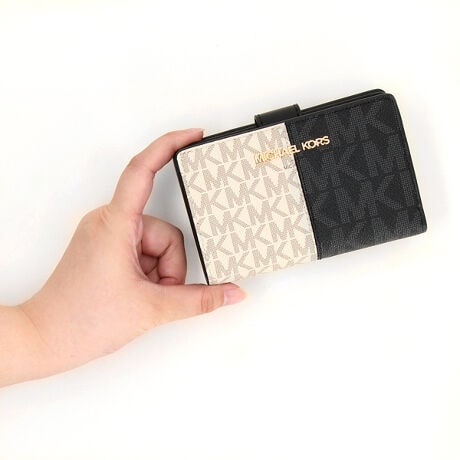 [^:35F4GTVF6B5]VvłȂőɃX^CĂJET SET c[g[ EHbg ~fBA - MKVOl`[Bc[g[dグ̃S vgLoXŁARpNgȓ܂̃fUCBJ[hXbgƃWbvRp[ggLxɔĂAJ[h⌻ȒPɐł閈ȂiłBi͂̍ۂ̔[íAؖ鏑ނƂĂ؂Ƌɑ؂ɕۊǂĉiCȂǂ̍ۂɕKvƂȂ܂j@i摜̐FEdlɂāEg̃j^[X}[gtH̋@EݒȀƖȂǂɂAۂ̏iƐF̍ꍇ܂BEi摜̓TvBeĂ܂Bۂ̏iƁAp[cȂǂ̈ꕔdlɍꍇ܂BEiɂāFْfӏɂAi_ƂɃp^[()قȂ̂܂BEvgpiɂāFْfӏɂAIɎɎ኱̍ꍇ܂B