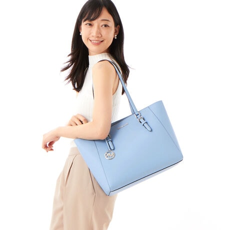 [^:35R3SCFT3T1540]}CPER[X́Anƍt@bVAV[Ŋ􂷂sIŃX|[eB[ȃRNVWJ郉CtX^CEuhłBOWA[ȁgJet Set Lifehe[}ɁAmIŐꂽƒSn̗ǂŃN̓o܂Bi͂̍ۂ̔[íAؖ鏑ނƂĂ؂Ƌɑ؂ɕۊǂĉiCȂǂ̍ۂɕKvƂȂ܂j@i摜̐FEdlɂāEg̃j^[X}[gtH̋@EݒȀƖȂǂɂAۂ̏iƐF̍ꍇ܂BEi摜̓TvBeĂ܂Bۂ̏iƁAp[cȂǂ̈ꕔdlɍꍇ܂BEiɂāFْfӏɂAi_ƂɃp^[()قȂ̂܂BEvgpiɂāFْfӏɂAIɎɎ኱̍ꍇ܂B