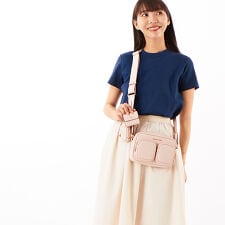 JET SET ITEM レザー クロスボディ ウィズ テックアタッチ ミディアム