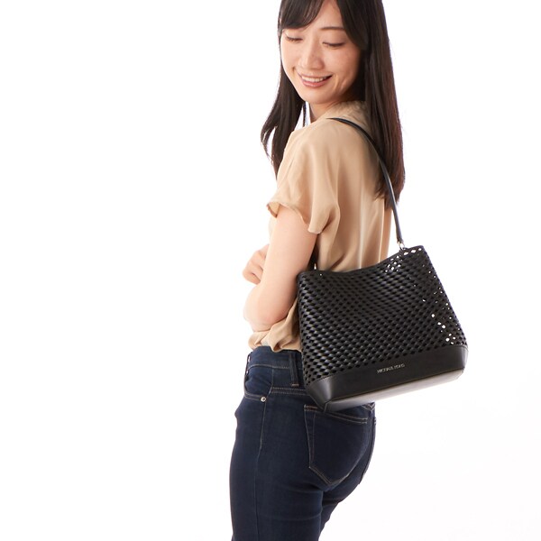 マイケルコース　完売品　PRATT MD BCKT SHLDR マイケルコース 完売品 PRATT MD BCKT SHLDR - メルカリ