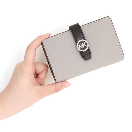 [^:35T5SGRE8T35]}CPER[X́Anƍt@bVAV[Ŋ􂷂sIŃX|[eB[ȃRNVWJ郉CtX^CEuhłBOWA[ȁgJet Set Lifehe[}ɁAmIŐꂽƒSn̗ǂŃN̓o܂Bi͂̍ۂ̔[íAؖ鏑ނƂĂ؂Ƌɑ؂ɕۊǂĉiCȂǂ̍ۂɕKvƂȂ܂j@i摜̐FEdlɂāEg̃j^[X}[gtH̋@EݒȀƖȂǂɂAۂ̏iƐF̍ꍇ܂BEi摜̓TvBeĂ܂Bۂ̏iƁAp[cȂǂ̈ꕔdlɍꍇ܂BEiɂāFْfӏɂAi_ƂɃp^[()قȂ̂܂BEvgpiɂāFْfӏɂAIɎɎ኱̍ꍇ܂B