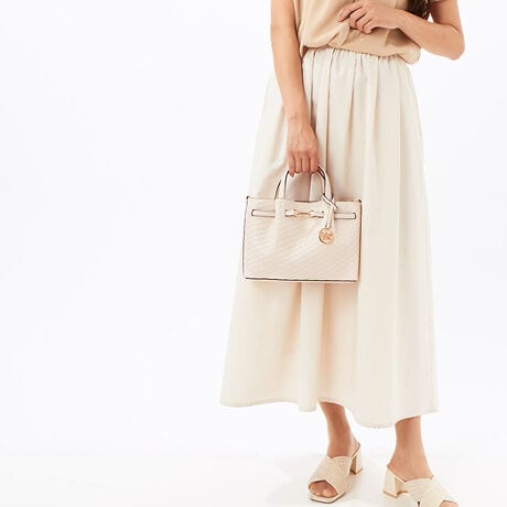 [^:35F5G2ZS5I2171]}CPER[X́Anƍt@bVAV[Ŋ􂷂sIŃX|[eB[ȃRNVWJ郉CtX^CEuhłBOWA[ȁgJet Set Lifehe[}ɁAmIŐꂽƒSn̗ǂŃN̓o܂Bi͂̍ۂ̔[íAؖ鏑ނƂĂ؂Ƌɑ؂ɕۊǂĉiCȂǂ̍ۂɕKvƂȂ܂j@i摜̐FEdlɂāEg̃j^[X}[gtH̋@EݒȀƖȂǂɂAۂ̏iƐF̍ꍇ܂BEi摜̓TvBeĂ܂Bۂ̏iƁAp[cȂǂ̈ꕔdlɍꍇ܂BEiɂāFْfӏɂAi_ƂɃp^[()قȂ̂܂BEvgpiɂāFْfӏɂAIɎɎ኱̍ꍇ܂B