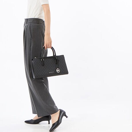 [^:35F5S4XS2B1]}CPER[X́Anƍt@bVAV[Ŋ􂷂sIŃX|[eB[ȃRNVWJ郉CtX^CEuhłBOWA[ȁgJet Set Lifehe[}ɁAmIŐꂽƒSn̗ǂŃN̓o܂Bi͂̍ۂ̔[íAؖ鏑ނƂĂ؂Ƌɑ؂ɕۊǂĉiCȂǂ̍ۂɕKvƂȂ܂j@i摜̐FEdlɂāEg̃j^[X}[gtH̋@EݒȀƖȂǂɂAۂ̏iƐF̍ꍇ܂BEi摜̓TvBeĂ܂Bۂ̏iƁAp[cȂǂ̈ꕔdlɍꍇ܂BEiɂāFْfӏɂAi_ƂɃp^[()قȂ̂܂BEvgpiɂāFْfӏɂAIɎɎ኱̍ꍇ܂B