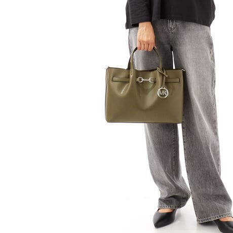 [^:35S5S2ZS3T310]}CPER[X́Anƍt@bVAV[Ŋ􂷂sIŃX|[eB[ȃRNVWJ郉CtX^CEuhłBOWA[ȁgJet Set Lifehe[}ɁAmIŐꂽƒSn̗ǂŃN̓o܂Bi͂̍ۂ̔[íAؖ鏑ނƂĂ؂Ƌɑ؂ɕۊǂĉiCȂǂ̍ۂɕKvƂȂ܂j@i摜̐FEdlɂāEg̃j^[X}[gtH̋@EݒȀƖȂǂɂAۂ̏iƐF̍ꍇ܂BEi摜̓TvBeĂ܂Bۂ̏iƁAp[cȂǂ̈ꕔdlɍꍇ܂BEiɂāFْfӏɂAi_ƂɃp^[()قȂ̂܂BEvgpiɂāFْfӏɂAIɎɎ኱̍ꍇ܂B