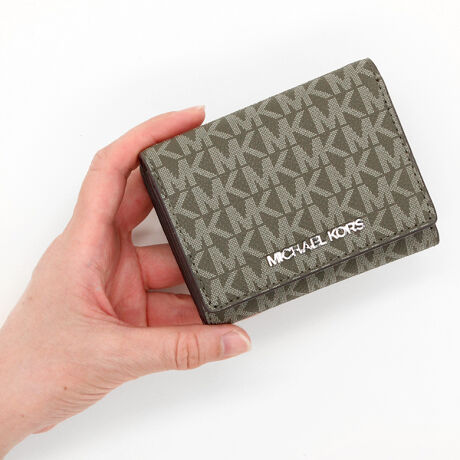 [^:35S4STVE2V310]}CPER[X́Anƍt@bVAV[Ŋ􂷂sIŃX|[eB[ȃRNVWJ郉CtX^CEuhłBOWA[ȁgJet Set Lifehe[}ɁAmIŐꂽƒSn̗ǂŃN̓o܂Bi͂̍ۂ̔[íAؖ鏑ނƂĂ؂Ƌɑ؂ɕۊǂĉiCȂǂ̍ۂɕKvƂȂ܂j@i摜̐FEdlɂāEg̃j^[X}[gtH̋@EݒȀƖȂǂɂAۂ̏iƐF̍ꍇ܂BEi摜̓TvBeĂ܂Bۂ̏iƁAp[cȂǂ̈ꕔdlɍꍇ܂BEiɂāFْfӏɂAi_ƂɃp^[()قȂ̂܂BEvgpiɂāFْfӏɂAIɎɎ኱̍ꍇ܂B