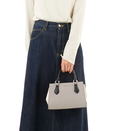 [^:35F5S6AM1T2633]}CPER[X́Anƍt@bVAV[Ŋ􂷂sIŃX|[eB[ȃRNVWJ郉CtX^CEuhłBOWA[ȁgJet Set Lifehe[}ɁAmIŐꂽƒSn̗ǂŃN̓o܂Bi͂̍ۂ̔[íAؖ鏑ނƂĂ؂Ƌɑ؂ɕۊǂĉiCȂǂ̍ۂɕKvƂȂ܂j@i摜̐FEdlɂāEg̃j^[X}[gtH̋@EݒȀƖȂǂɂAۂ̏iƐF̍ꍇ܂BEi摜̓TvBeĂ܂Bۂ̏iƁAp[cȂǂ̈ꕔdlɍꍇ܂BEiɂāFْfӏɂAi_ƂɃp^[()قȂ̂܂BEvgpiɂāFْfӏɂAIɎɎ኱̍ꍇ܂B