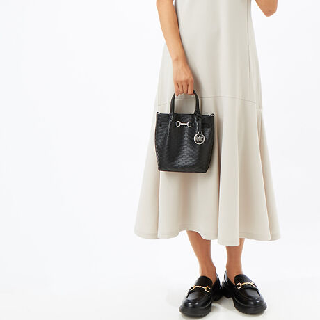 [^:35F5S2ZC5I1]}CPER[X́Anƍt@bVAV[Ŋ􂷂sIŃX|[eB[ȃRNVWJ郉CtX^CEuhłBOWA[ȁgJet Set Lifehe[}ɁAmIŐꂽƒSn̗ǂŃN̓o܂Bi͂̍ۂ̔[íAؖ鏑ނƂĂ؂Ƌɑ؂ɕۊǂĉiCȂǂ̍ۂɕKvƂȂ܂j@i摜̐FEdlɂāEg̃j^[X}[gtH̋@EݒȀƖȂǂɂAۂ̏iƐF̍ꍇ܂BEi摜̓TvBeĂ܂Bۂ̏iƁAp[cȂǂ̈ꕔdlɍꍇ܂BEiɂāFْfӏɂAi_ƂɃp^[()قȂ̂܂BEvgpiɂāFْfӏɂAIɎɎ኱̍ꍇ܂B