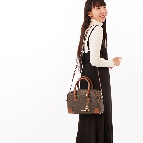 [^:35F5G7OS6B200]}CPER[X́Anƍt@bVAV[Ŋ􂷂sIŃX|[eB[ȃRNVWJ郉CtX^CEuhłBOWA[ȁgJet Set Lifehe[}ɁAmIŐꂽƒSn̗ǂŃN̓o܂Bi͂̍ۂ̔[íAؖ鏑ނƂĂ؂Ƌɑ؂ɕۊǂĉiCȂǂ̍ۂɕKvƂȂ܂j@i摜̐FEdlɂāEg̃j^[X}[gtH̋@EݒȀƖȂǂɂAۂ̏iƐF̍ꍇ܂BEi摜̓TvBeĂ܂Bۂ̏iƁAp[cȂǂ̈ꕔdlɍꍇ܂BEiɂāFْfӏɂAi_ƂɃp^[()قȂ̂܂BEvgpiɂāFْfӏɂAIɎɎ኱̍ꍇ܂B