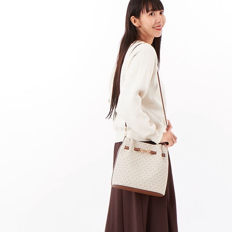 [^:35R6G2ZS6B150]}CPER[X́Anƍt@bVAV[Ŋ􂷂sIŃX|[eB[ȃRNVWJ郉CtX^CEuhłBOWA[ȁgJet Set Lifehe[}ɁAmIŐꂽƒSn̗ǂŃN̓o܂Bi͂̍ۂ̔[íAؖ鏑ނƂĂ؂Ƌɑ؂ɕۊǂĉiCȂǂ̍ۂɕKvƂȂ܂j@i摜̐FEdlɂāEg̃j^[X}[gtH̋@EݒȀƖȂǂɂAۂ̏iƐF̍ꍇ܂BEi摜̓TvBeĂ܂Bۂ̏iƁAp[cȂǂ̈ꕔdlɍꍇ܂BEiɂāFْfӏɂAi_ƂɃp^[()قȂ̂܂BEvgpiɂāFْfӏɂAIɎɎ኱̍ꍇ܂B