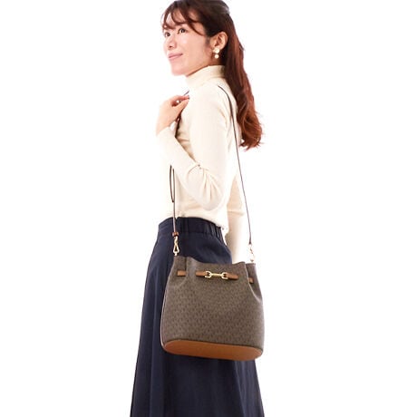 [^:35R6G2ZS6B200]}CPER[X́Anƍt@bVAV[Ŋ􂷂sIŃX|[eB[ȃRNVWJ郉CtX^CEuhłBOWA[ȁgJet Set Lifehe[}ɁAmIŐꂽƒSn̗ǂŃN̓o܂Bi͂̍ۂ̔[íAؖ鏑ނƂĂ؂Ƌɑ؂ɕۊǂĉiCȂǂ̍ۂɕKvƂȂ܂j@i摜̐FEdlɂāEg̃j^[X}[gtH̋@EݒȀƖȂǂɂAۂ̏iƐF̍ꍇ܂BEi摜̓TvBeĂ܂Bۂ̏iƁAp[cȂǂ̈ꕔdlɍꍇ܂BEiɂāFْfӏɂAi_ƂɃp^[()قȂ̂܂BEvgpiɂāFْfӏɂAIɎɎ኱̍ꍇ܂B