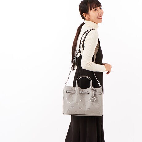 [^:35R6S2ZS3V35]}CPER[X́Anƍt@bVAV[Ŋ􂷂sIŃX|[eB[ȃRNVWJ郉CtX^CEuhłBOWA[ȁgJet Set Lifehe[}ɁAmIŐꂽƒSn̗ǂŃN̓o܂Bi͂̍ۂ̔[íAؖ鏑ނƂĂ؂Ƌɑ؂ɕۊǂĉiCȂǂ̍ۂɕKvƂȂ܂j@i摜̐FEdlɂāEg̃j^[X}[gtH̋@EݒȀƖȂǂɂAۂ̏iƐF̍ꍇ܂BEi摜̓TvBeĂ܂Bۂ̏iƁAp[cȂǂ̈ꕔdlɍꍇ܂BEiɂāFْfӏɂAi_ƂɃp^[()قȂ̂܂BEvgpiɂāFْfӏɂAIɎɎ኱̍ꍇ܂B