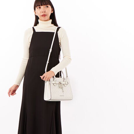 [^:35T4SHMS1B1999]}CPER[X́Anƍt@bVAV[Ŋ􂷂sIŃX|[eB[ȃRNVWJ郉CtX^CEuhłBOWA[ȁgJet Set Lifehe[}ɁAmIŐꂽƒSn̗ǂŃN̓o܂Bi͂̍ۂ̔[íAؖ鏑ނƂĂ؂Ƌɑ؂ɕۊǂĉiCȂǂ̍ۂɕKvƂȂ܂j@i摜̐FEdlɂāEg̃j^[X}[gtH̋@EݒȀƖȂǂɂAۂ̏iƐF̍ꍇ܂BEi摜̓TvBeĂ܂Bۂ̏iƁAp[cȂǂ̈ꕔdlɍꍇ܂BEiɂāFْfӏɂAi_ƂɃp^[()قȂ̂܂BEvgpiɂāFْfӏɂAIɎɎ኱̍ꍇ܂B