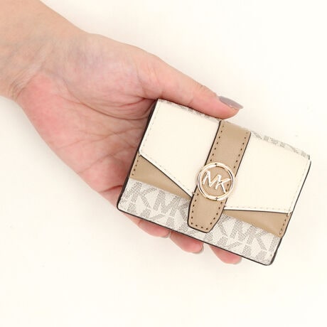 [^:35R6GGRD0B2605]}CPER[X́Anƍt@bVAV[Ŋ􂷂sIŃX|[eB[ȃRNVWJ郉CtX^CEuhłBOWA[ȁgJet Set Lifehe[}ɁAmIŐꂽƒSn̗ǂŃN̓o܂Bi͂̍ۂ̔[íAؖ鏑ނƂĂ؂Ƌɑ؂ɕۊǂĉiCȂǂ̍ۂɕKvƂȂ܂j@i摜̐FEdlɂāEg̃j^[X}[gtH̋@EݒȀƖȂǂɂAۂ̏iƐF̍ꍇ܂BEi摜̓TvBeĂ܂Bۂ̏iƁAp[cȂǂ̈ꕔdlɍꍇ܂BEiɂāFْfӏɂAi_ƂɃp^[()قȂ̂܂BEvgpiɂāFْfӏɂAIɎɎ኱̍ꍇ܂B