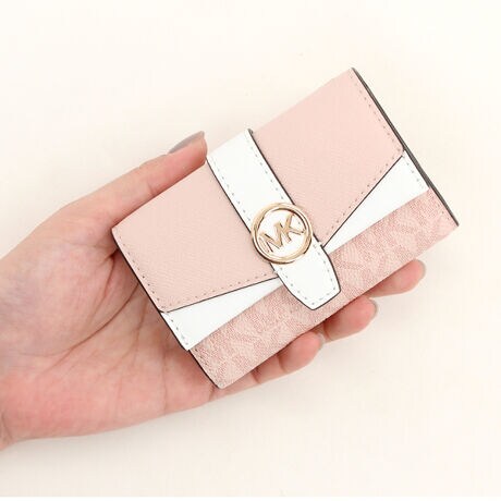 [^:35R6GGRK4B7183]}CPER[X́Anƍt@bVAV[Ŋ􂷂sIŃX|[eB[ȃRNVWJ郉CtX^CEuhłBOWA[ȁgJet Set Lifehe[}ɁAmIŐꂽƒSn̗ǂŃN̓o܂Bi͂̍ۂ̔[íAؖ鏑ނƂĂ؂Ƌɑ؂ɕۊǂĉiCȂǂ̍ۂɕKvƂȂ܂j@i摜̐FEdlɂāEg̃j^[X}[gtH̋@EݒȀƖȂǂɂAۂ̏iƐF̍ꍇ܂BEi摜̓TvBeĂ܂Bۂ̏iƁAp[cȂǂ̈ꕔdlɍꍇ܂BEiɂāFْfӏɂAi_ƂɃp^[()قȂ̂܂BEvgpiɂāFْfӏɂAIɎɎ኱̍ꍇ܂B