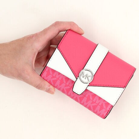 [^:35R6SGRE6B502]}CPER[X́Anƍt@bVAV[Ŋ􂷂sIŃX|[eB[ȃRNVWJ郉CtX^CEuhłBOWA[ȁgJet Set Lifehe[}ɁAmIŐꂽƒSn̗ǂŃN̓o܂Bi͂̍ۂ̔[íAؖ鏑ނƂĂ؂Ƌɑ؂ɕۊǂĉiCȂǂ̍ۂɕKvƂȂ܂j@i摜̐FEdlɂāEg̃j^[X}[gtH̋@EݒȀƖȂǂɂAۂ̏iƐF̍ꍇ܂BEi摜̓TvBeĂ܂Bۂ̏iƁAp[cȂǂ̈ꕔdlɍꍇ܂BEiɂāFْfӏɂAi_ƂɃp^[()قȂ̂܂BEvgpiɂāFْfӏɂAIɎɎ኱̍ꍇ܂B