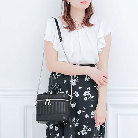 [^:MER-91060B]ӂӂՂՂƂLeBO"MERCURYDUO"ƓȃX^bYIȃojeBobOnɂ͏炵ԕfUCgpBRpNgȃTCYȂ}`̂ŁAX}z~jEHbgAL[P[XȂǂ̐g̉i܂B`F[V_[tĂ̂ŁA|X^Cłg2waydlBǂȃX^Cɂ}b`iƉ炵˔fUCŁAigɂ͂AoIP[WȂǂ̃CxgV[ȂǂɂL􂵂܂Bi̐F́ABeꏊ̂ȂǂɂFČꍇ܂B܂Aql̂gPCj^[ȂǂɂAFČꍇ܂B炩߂̏ゲB