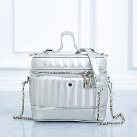 [^:MER-91060B]ӂӂՂՂƂLeBO"MERCURYDUO"ƓȃX^bYIȃojeBobOnɂ͏炵ԕfUCgpBRpNgȃTCYȂ}`̂ŁAX}z~jEHbgAL[P[XȂǂ̐g̉i܂B`F[V_[tĂ̂ŁA|X^Cłg2waydlBǂȃX^Cɂ}b`iƉ炵˔fUCŁAigɂ͂AoIP[WȂǂ̃CxgV[ȂǂɂL􂵂܂Bi̐F́ABeꏊ̂ȂǂɂFČꍇ܂B܂Aql̂gPCj^[ȂǂɂAFČꍇ܂B炩߂̏ゲB