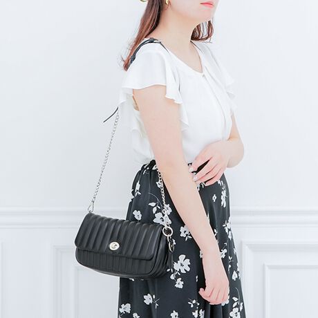 [^:MER-91130B]ӂӂՂՂƂLeBOƃgĥ鉡̃VGbgIȃV_[obOnɂ͏炵ԕfUCgpBRpNgȃTCYȂ}`̂ŁAX}zL[P[XȂǂ̐g̉iقÃVGbgȂ̂ŃOEHbg܂`F[V_[͎OăNb`obOƂĂg2waydlBǂȃX^Cɂ}b`iƉ炵˔fUCŁAigɂ͂AoIP[WȂǂ̃CxgV[ȂǂɂL􂵂܂Bi̐F́ABeꏊ̂ȂǂɂFČꍇ܂B܂Aql̂gPCj^[ȂǂɂAFČꍇ܂B炩߂̏ゲB