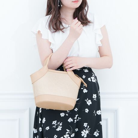 [^:MER-91030B]i˔ől킢oPc^nhobO[X^̃fUCŋGߊ̂R[fɂȂ}XgACeBRpNgȃTCYȂ}`̂ŁAMdi⏬Ǝ[ł܂BV_[XgbvtĂ̂ŁA|X^Cłg2waydlBigɂ͂ACxgV[ȂǂɂL􂵂܂Bi̐F́ABeꏊ̂ȂǂɂFČꍇ܂B܂Aql̂gPCj^[ȂǂɂAFČꍇ܂B炩߂̏ゲB