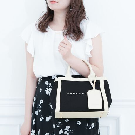 [^:MER-91050B]vȃLoXfނɃpCsOfUC킢II[V[YgnhobOoIMERCURYDUÕSvgpCsOƓF̃J[hP[XANZgɁRpNgȃTCYȂ}`̂ŁAMdi⏬Ǝ[ł܂B܂A{̗̂eɂXibvt̊JŃobǑ`ς邱Ƃł̂ŁAX^COɍ킹ĎƂł܂BV_[XgbvtĂ̂ŁA|X^Cłg2waydlBiƉ炵˔fUCŁAigɂ͂Aw⑲ƎȂǂ̃CxgV[ȂǂɂL􂵂܂Bi̐F́ABeꏊ̂ȂǂɂFČꍇ܂B܂Aql̂gPCj^[ȂǂɂAFČꍇ܂B炩߂̏ゲBMERCURYDUO/}[L[fIyNEW@FEMININE@ELEGANCEz炵YꂸA̋CBꂼ̃V[ɍ킹ĂǂiŖ͓IBsIǔ̂ FemineEEleganceX^CĂ܂B