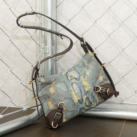 [^:JUT-82040B]jouetie xebh V[YxgɉAS[hVo[̋𐏏ɎU΂߂jouetie炵ACeRpNgȃTCYŃX}z~jzȂǂ̐g̉i^Ԃ̂Ƀsb^􁦃J[ɂĉL̗lɑfނقȂ܂ubN/ItzCg/lCr[/LfނɃVH{AƓȌ򊴂̂AeB[Nȕ͋CɎdオ܂u[/pC\pC\vg{LoXfނɃ_[WHCpNĝJ[jouetie / WGeBMIX GIRL Xg[gX^Cx[XɃbNA[hAK[[قǂ悭MIXǂɂтȂX^CB ȃXpCXMIXĂĂǂȐFɂȂB[ɂƂȂIɎ炵 Ǝ̃t@bVyޏ̎qB