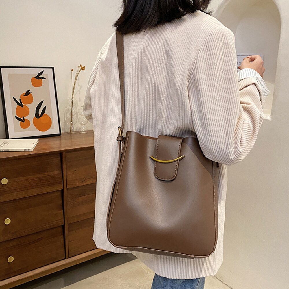 フリンジショルダーバッグスエード調バッグ | ミニミニストア