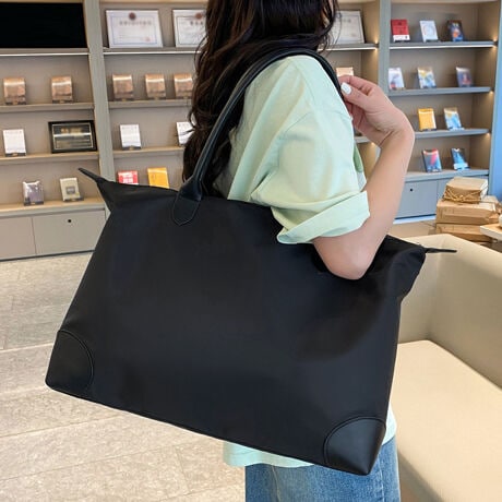 [^:99YMXB-008]rbOTCY+}`tłƂɂeʂ̃fUC̃{XgobOłBCJ̓t@Xi[ɂȂāȂwʃt@Xi[t|PbgƓ|PbgtŁAו̏o␮ڂ₷łBsɂ͂AStEWȂǂ̃X|[cV[ɂL􂵂Ă܂BfށFiC+v+|GXeJ[FubN/݃O[/x[W/sNTCYF:33.5cm ꉡ:44.5cm }`:16.5cm 荂:19cmiߕsAOsj dF467gnF|PbgF萶YFׂĕuTCYłi̐@ႢǍ덷܂̂ŁAjBCOAî߁Ai̍וdl͑قȂꍇ܂B\߂̏A肢v܂B