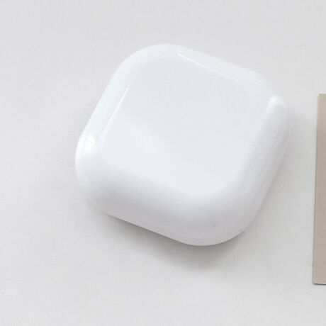 [^:21ZAHUO-014]Vvł킢AR^NgP[X~[tȂ̂ŁAR^Ng̑ɕ֗P[X̒ɂ́AYP[XƁAۑteAsZbgAzՃXeBbNtĂyʂRpNgŁAʋΒʊwAƒł̕igɁAo◷sAoɁAlXȃV[łpfށFvX`bN+KXJ[FzCg/Cgu[/XsN/x_[/~gO[TCYF7.5cm~7.5cm~2.5cmdF54gYFׂĕuTCYłi̐@ႢǍ덷܂̂ŁAjBCOAî߁Ai̍וdl͑قȂꍇ܂B\߂̏A肢v܂B