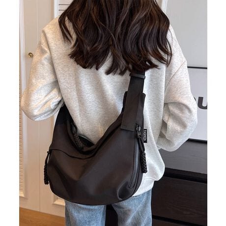 [^:99GYSL-001]VvȃfUCAx[VbNJ[̃iCV_[obOBC|PbgɎd؂ꂽ2̃Xy[XɎd؂ĂA肭[łBtgɂ̓t@Xi[|Pbg2̂ŏȂǂ̎[ɂ͕֗ByʂŏvȂ̂ŁAKVKVĝ|CgBfC[g͂AstFXȂǂɂ҂̃ACeBJ[FItzCg/ubN/x[WTCYF:29cm ㉡:49cm ꉡ:27cm }`:5.5cm V_[:61-125cmi߉\AOsj[ɂāEA4Ήi22~31cm)FZEipadminiΉi19.6~13.5~0.7cm)FZEzi10~20cmjFZE܂z:ZEL[P[X:ZEybg{gi500mljFZEybg{gci500mljFZdF205gnFd؂|PbgF萶YFׂĕuTCYłi̐@ႢǍ덷܂̂ŁAjBCOAî߁Ai̍וdl͑قȂꍇ܂B\߂̏A肢v܂B