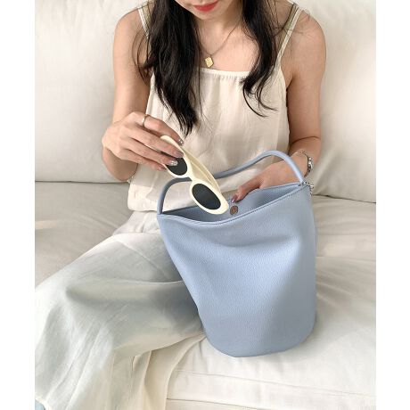 [^:99GZXY-001]c^fUC͂́AX^CÕ|CgɂȂnhobOoRƊۂRAtF~jň炵͋Co}Olbgt̓ŁAJȒPzX}zȂǁAKi[łAoɃsb^ȃTCYLR[fBl[gɍ킹Ďg񂹂J[FubN/AC{[/Cgu[TCYF:24cm ㉡:29cm ꉡ:16cm }`:16.5cm 荂:17cm 蒷:49cmiߕsAOsj[ɂāEA4Ήi22~31cm)F~EipadminiΉi19.6~13.5~0.7cm)FZEzi10~20cmjFZE܂z:ZEL[P[X:ZEybg{gi500mljFZEybg{gci500mljFZdF273gnF|PbgF聦ׂĕuTCYłi̐@ႢǍ덷܂̂ŁAjBCOAî߁Ai̍וdl͑قȂꍇ܂B\߂̏A肢v܂B