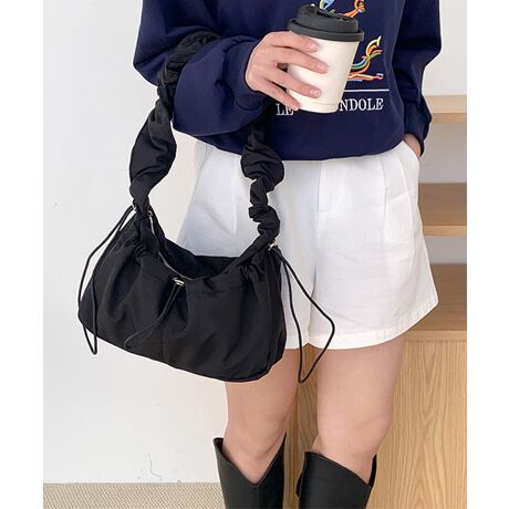 [^:99AJD-001]V_[̃MU[炵ANZgɃV_[̒𒲐߂邱ƂŁAnhobOƂĂ΂ߊ|obOƂĂg2WAYdlO|Pbg̓X}z⏬yɎo֗ȃfUC`bNtŒgȂfC[Ɋ􂷂RpNgȃTCYJ[FubN/O[/x[WTCYF:15cm ㉡:25cm ꉡ:24cm }`:5.5cm V_[:63-93cmi߉\AOsj[ɂāEA4Ήi22~31cm)F~EipadminiΉi19.6~13.5~0.7cm)F~Ezi10~20cmjFZE܂z:ZEL[P[X:ZEybg{gi500mljFZEybg{gci500mljF~dF142gnF|PbgF萶YFׂĕuTCYłi̐@ႢǍ덷܂̂ŁAjBCOAî߁Ai̍וdl͑قȂꍇ܂B\߂̏A肢v܂B