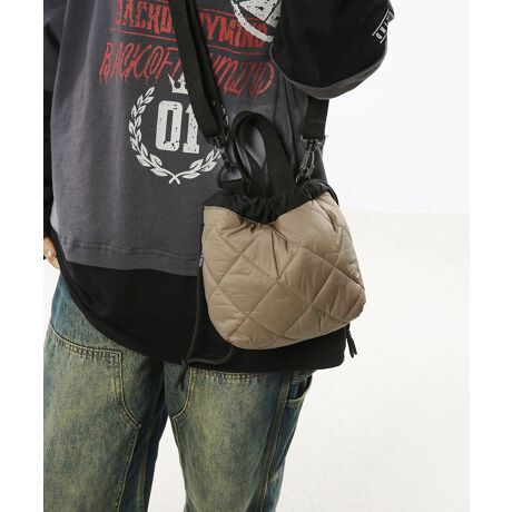 _炩ȃLeBOfނ͂́Ay₩Ȉۂ2WAY~jobOBRpNgȂ炵Ƃ}`Aڈȏ̎[́Bh[XgOƃt@Xi[̓d\ŁAוSɕیB|A΂ߊ|A񂰂3ʂ̎łAV[ɍ킹X^Cy߂yʂŎg₷AJWA炫ꂢ߂܂ŕLR[fɃ}b`BƂo⃏}CEFAɍœKȖ\ACeJ[FubN/AC{[/_[Nx[W/_[NIWTCYF:22cm ㉡:26cm ꉡ:17cm }`:11cm 荂:8cm 蒷:26cmiߕsAOsj V_[:82-134cmi߉AOj[ɂāEA4Ήi22~31cm)F~EipadminiΉi19.6~13.5~0.7cm)F~Ezi10~20cmjFZE܂z:ZEL[P[X:ZEybg{gi500mljFZEybg{gci500mljF~dF155gnF|PbgF萶YFׂĕuTCYłi̐@ႢǍ덷܂̂ŁAjBCOAî߁Ai̍וdl͑قȂꍇ܂B\߂̏A肢v܂B