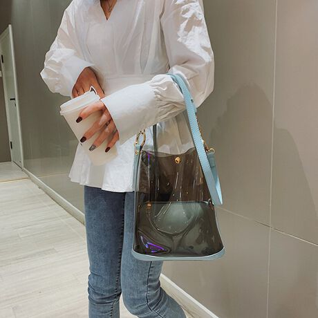 [^:TZM-209]̂NAfނ𐶂āACɓ̃ACeĊy߂NAobOłt̃|[`͒PiłgāÃJoƍ킹ĎĝǂłGh~dlŃv[r[`ȂǂłSĎgĂ܂J[FubN/zCg/sN/u[TCYFobO:26cm ꉡ:21.5cm }`:9.5cm :32cmiOj V_[:105-122cmi3iK̒AOj|[`:11cm ꉡ:18cm }`:4.5cmdF454gnFȂ|PbgFȂYFׂĕuTCYłi̐@ႢǍ덷܂̂ŁAjBCOAî߁Ai̍וdl͕ύXɂȂꍇ܂B\߂̏A肢v܂B