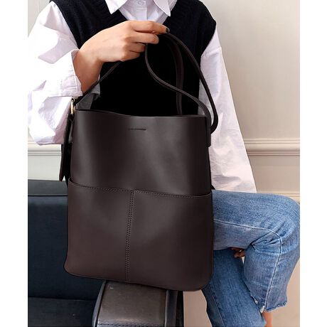 [^:DIEWU-002]VvȃoPc^VGbgl킢V_[obOChxgX^CbVȕ͋CotgɃX}zۂ|PbgAɎo̎[ɕ֗R͒߂\ŁAnhobÔ悤Ɍ|AV_[obÔ悤Ɏ΂ߊ|ĎƂł2waydlJ[FubN/AC{[/J/uE/_[NuE/L/CbhTCYF:30cm ㉡:31cm ꉡ:30cm }`:12cm V_[:74-88cmi߉AOsj[ɂāEA4Ήi22~31cm)FZEiPadminiΉi19.6~13.5~0.7cm)FZEzi10~20cmjFZE܂z:ZEL[P[X:ZEybg{gi500mljFZEybg{gci500mljFZdF544gnFȂ|PbgFȂYFׂĕuTCYłi̐@ႢǍ덷܂̂ŁAjBCOAî߁Ai̍וdl͑قȂꍇ܂B\߂̏A肢v܂B