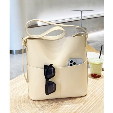 [^:DIEWU-002]VvȃoPc^VGbgl킢V_[obOChxgX^CbVȕ͋CotgɃX}zۂ|PbgAɎo̎[ɕ֗R͒߂\ŁAnhobÔ悤Ɍ|AV_[obÔ悤Ɏ΂ߊ|ĎƂł2waydlJ[FubN/AC{[/J/uE/_[NuE/L/CbhTCYF:30cm ㉡:31cm ꉡ:30cm }`:12cm V_[:74-88cmi߉AOsj[ɂāEA4Ήi22~31cm)FZEiPadminiΉi19.6~13.5~0.7cm)FZEzi10~20cmjFZE܂z:ZEL[P[X:ZEybg{gi500mljFZEybg{gci500mljFZdF544gnFȂ|PbgFȂYFׂĕuTCYłi̐@ႢǍ덷܂̂ŁAjBCOAî߁Ai̍וdl͑قȂꍇ܂B\߂̏A肢v܂B