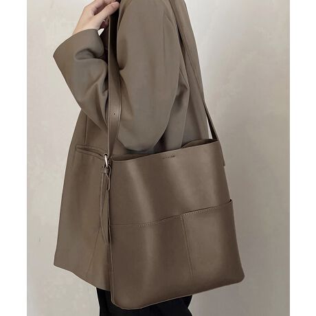 [^:DIEWU-002]VvȃoPc^VGbgl킢V_[obOChxgX^CbVȕ͋CotgɃX}zۂ|PbgAɎo̎[ɕ֗R͒߂\ŁAnhobÔ悤Ɍ|AV_[obÔ悤Ɏ΂ߊ|ĎƂł2waydlJ[FubN/AC{[/J/uE/_[NuE/L/CbhTCYF:30cm ㉡:31cm ꉡ:30cm }`:12cm V_[:74-88cmi߉AOsj[ɂāEA4Ήi22~31cm)FZEiPadminiΉi19.6~13.5~0.7cm)FZEzi10~20cmjFZE܂z:ZEL[P[X:ZEybg{gi500mljFZEybg{gci500mljFZdF544gnFȂ|PbgFȂYFׂĕuTCYłi̐@ႢǍ덷܂̂ŁAjBCOAî߁Ai̍וdl͑قȂꍇ܂B\߂̏A肢v܂B