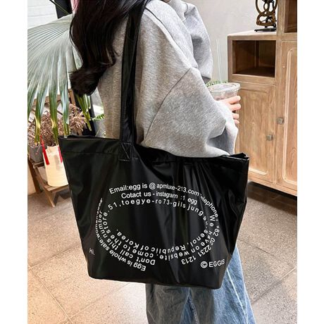 [^:98SBAN-001]IȃSڂAeʂŎpIȃrbOTCYg[gobOyĎ^т₷AVbsOp̃GRobOƂĂ҂WPbgVcgLC߃R[f̃ANZgɂ߃J[FubN/Vo[TCYF:34cm ㉡:50cm ꉡ:32cm }`:16cm 荂:30cm 蒷:67cmiߕsAOsj[ɂāEA4Ήi22~31cm)FZEipadminiΉi19.6~13.5~0.7cm)FZEzi10~20cmjFZE܂z:ZEL[P[X:ZEybg{gi500mljFZEybg{gci500mljFZdF230gnF|PbgF萶YFׂĕuTCYłi̐@ႢǍ덷܂̂ŁAjBCOAî߁Ai̍וdl͑قȂꍇ܂B\߂̏A肢v܂B