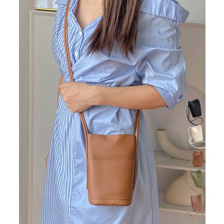 [^:90JIANYA-001]VvȃfUC͂̃~jV_[obOByʂȂAKvȏRpNgɎ[\B㎿ȍfނgpA5FWJłǂȃX^Cɂ킹₷BJWA炫ꂢ߂܂ŕLR[fBl[gɎ₷AfC[[XɍœKBJ[FubN/AC{[/L/XO[/sNTCYF:18.5cm ㉡:14cm ꉡ:10cm }`:5cm V_[:112cmiߕsAOsj[ɂāEA4Ήi22~31cm)F~EiPadminiΉi19.6~13.5~0.7cm)F~Ezi10~20cmjF~E܂z:ZEL[P[X:ZEybg{gi500mljF~Eybg{gci500mljF~dF130gnFȂ|PbgF萶YFׂĕuTCYłi̐@ႢǍ덷܂̂ŁAjBCOAî߁Ai̍וdl͑قȂꍇ܂B\߂̏A肢v܂B