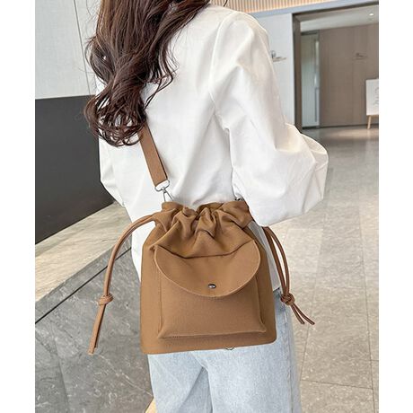 [^:77YD-001]ۂ݂̂VGbg͂̋ВV_[obOV_[Xgbv͒߂\ŁA΂߂|R݃RpNgȌڈȏɁAKvȂ̂܂闊TCYÂoɂ҂J[FubN/AC{[/L/sNTCYF:25cm ㉡:28cm ꉡ:20cm }`:9cm V_[:60-116cmi߉AOj[ɂāEA4Ήi22~31cm)F~EiPadminiΉi19.6~13.5~0.7cm)FZEzi10~20cmjFZE܂z:ZEL[P[X:ZEybg{gi500mljFZEybg{gci500mljFZdF228gnF|PbgF萶YFׂĕuTCYłi̐@ႢǍ덷܂̂ŁAjBCOAî߁Ai̍וdl͑قȂꍇ܂B\߂̏A肢v܂B