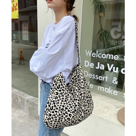 [^:88CXH-039]ȃIp[hڂV_[obOoꑾ߂̃XgbvɂtBbgAԂłɂՂ[łeʃTCYŁApQ܂肽ŃRpNgɎ^ׂ̂J[FAC{[/CguE/uETCYF:36cm ㉡:41cm ꉡ:36cm 荂:30cm 蒷:69cmiߕsAOsj[ɂāEA4Ήi22~31cm)FZEiPadminiΉi19.6~13.5~0.7cm)FZEzi10~20cmjFZE܂z:ZEL[P[X:ZEybg{gi500mljFZEybg{gci500mljFZdF130gnFȂ|PbgF萶YFׂĕuTCYłi̐@ႢǍ덷܂̂ŁAjBCOAî߁Ai̍וdl͑قȂꍇ܂B\߂̏A肢v܂B