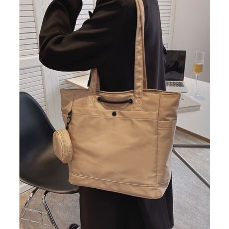 [^:77YIYI-001]yďvȃiCfނgpAeʃg[gobOBO\ȃ~j|[`tŁA[ɂ֗BA4TCYۂ郁C[́AXibv{^ő傫JłAו̏oX[YBVvȃfUCłǂȃX^CɂȂ݂₷Aʋ΁Eʊw̃fC[[X͂Ax̂o◷sp̃TuobOɂ҂BJ[FubN/x[WTCYF:30cm ㉡:38cm ꉡ:31cm }`:15cm 荂:26cm 蒷:60cmiߕsAOsj~j|[`(O)[ɂāEA4Ήi22~31cm)FZEiPadminiΉi19.6~13.5~0.7cm)FZEzi10~20cmjFZE܂z:ZEL[P[X:ZEybg{gi500mljFZEybg{gci500mljFZdF258gnF|PbgF萶YFׂĕuTCYłi̐@ႢǍ덷܂̂ŁAjBCOAî߁Ai̍וdl͑قȂꍇ܂B\߂̏A肢v܂B