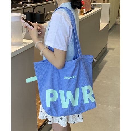 [^:87BUYU-001]BIGSڂЂAA4TCYΉ̃iCg[gobOBJ̓h[XgOdlŁARLbƍiƃMU[AВ̃VGbgɁByĐ܂肽݂\ACobOƂĂ͂AW[◷s̃TuobOɂ߁BJ[Fu[/~g/CG[TCYF:33cm ㉡:50cm ꉡ:33cm }`:18.5cm 荂:31cm 蒷:68cmiߕsAOsj[ɂāEA4Ήi22~31cm)FZEiPadminiΉi19.6~13.5~0.7cm)FZEzi10~20cmjFZE܂z:ZEL[P[X:ZEybg{gi500mljFZEybg{gci500mljFZdF116gnFȂ|PbgF萶YFׂĕuTCYłi̐@ႢǍ덷܂̂ŁAjBCOAî߁Ai̍וdl͑قȂꍇ܂B\߂̏A肢v܂B