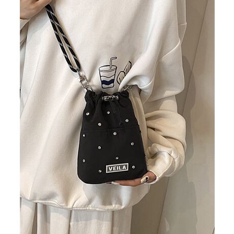 [^:84HBJP-010]gĥВfUC̃iC~jV_[obOB߂̃R[h肰ȂR[f̃ANZgɁByʂŎ₷AX}z⏬邿傤ǂTCYBK[[ȃtH炵AfC[炨o܂ŕLBs[Xfjɍ킹āAÂ߂ɂJWAɂy߂ACeBJ[FubN/OCbVx[W/CgCG[/xr[sNTCYF:18cm ㉡:17cm ꉡ:13cm }`:6cm V_[:120cmiߕsAOj[ɂāEA4Ήi22~31cm)F~EiPadminiΉi19.6~13.5~0.7cm)F~Ezi10~20cmjF~E܂z:ZEL[P[X:ZEybg{gi500mljF~Eybg{gci500mljF~dF100gnF|PbgFȂYFׂĕuTCYłi̐@ႢǍ덷܂̂ŁAjBCOAî߁Ai̍וdl͑قȂꍇ܂B\߂̏A肢v܂B