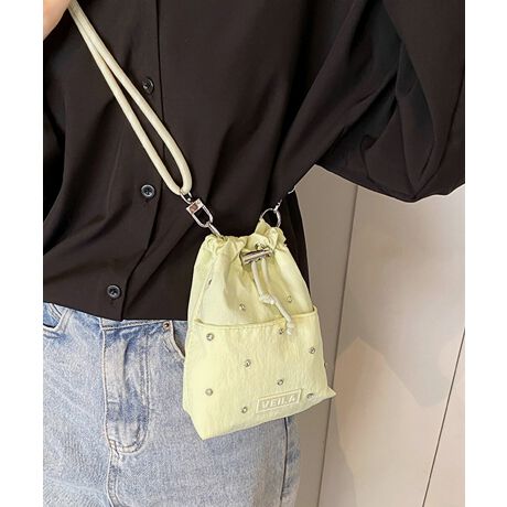 [^:84HBJP-010]gĥВfUC̃iC~jV_[obOB߂̃R[h肰ȂR[f̃ANZgɁByʂŎ₷AX}z⏬邿傤ǂTCYBK[[ȃtH炵AfC[炨o܂ŕLBs[Xfjɍ킹āAÂ߂ɂJWAɂy߂ACeBJ[FubN/OCbVx[W/CgCG[/xr[sNTCYF:18cm ㉡:17cm ꉡ:13cm }`:6cm V_[:120cmiߕsAOj[ɂāEA4Ήi22~31cm)F~EiPadminiΉi19.6~13.5~0.7cm)F~Ezi10~20cmjF~E܂z:ZEL[P[X:ZEybg{gi500mljF~Eybg{gci500mljF~dF100gnF|PbgFȂYFׂĕuTCYłi̐@ႢǍ덷܂̂ŁAjBCOAî߁Ai̍וdl͑قȂꍇ܂B\߂̏A肢v܂B