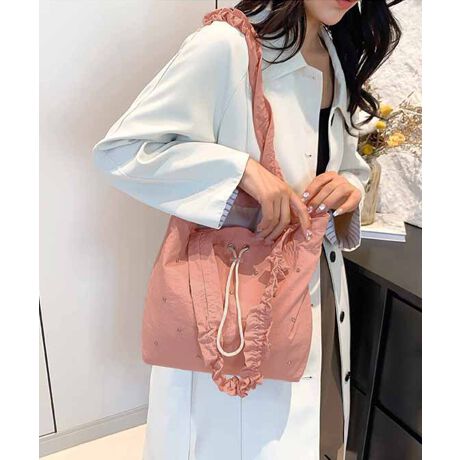 [^:90BAIGOU-007]tnhƏrW[AВfUC̃g[gobOByʂł炩fފ͂ŁA^т炭B500ml̃ybg{g⃁CN|[`eʃTCYB莝|łAV[Cɍ킹ăAW݁BtF~jȃs[XJWAȃfjR[fɂDBJ[FubN/O[/AC{[/sNTCYF:34cm ㉡:33cm ꉡ:27cm }`:8cm 荂:28cm 蒷:64cmiߕsAOsj[ɂāEA4Ήi22~31cm)F~EiPadminiΉi19.6~13.5~0.7cm)FZEzi10~20cmjFZE܂z:ZEL[P[X:ZEybg{gi500mljFZEybg{gci500mljFZdF147gnF|PbgFȂYFׂĕuTCYłi̐@ႢǍ덷܂̂ŁAjBCOAî߁Ai̍וdl͑قȂꍇ܂B\߂̏A肢v܂B