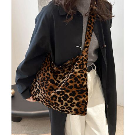 [^:92XFXB-001]_ȃIp[hڂAV_[^Cṽg[gobOB炩݂̂fނŁAڈȏ̎[́B|₷߂̃XgbvŁASnKB}Olbg̊JŁAX[YɊJ߂łg₷݌vBVvȃgbvX~fjɍ킹āAR[f̎ɁBJ[FO[/sN/uETCYF:35cm ㉡:41cm ꉡ:37cm V_[:70cmiߕsAOsj[ɂāEA4Ήi22~31cm)FZEiPadminiΉi19.6~13.5~0.7cm)FZEzi10~20cmjFZE܂z:ZEL[P[X:ZEybg{gi500mljFZEybg{gci500mljFZdF138gnF|PbgFȂYFׂĕuTCYłi̐@ႢǍ덷܂̂ŁAjBCOAî߁Ai̍וdl͑قȂꍇ܂B\߂̏A肢v܂B