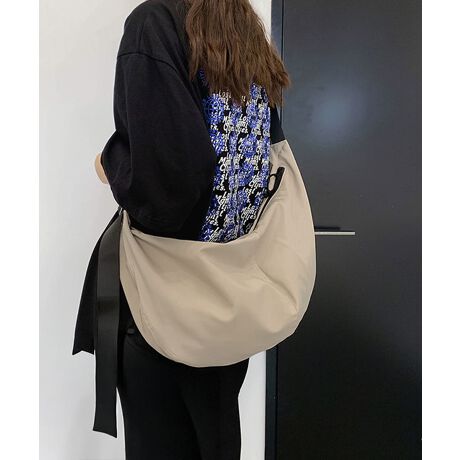 Xg[gYeʃV_[obOBۂ݂ттfUCĝɃtBbgA|E΂ߊ|̗ɑΉBm[gp\RA4t@CȂǂ]TŎ[łeʐ݌vBXVbsOȂǂ̃JWAȂoɕ֗BJ[FubN/x[W/J[L/u[TCYF:32cm ㉡:54cm ꉡ:42cm }`:5cm V_[:70-87cmi߉AOsj[ɂāEA4Ήi22~31cm)FZEiPadminiΉi19.6~13.5~0.7cm)FZEzi10~20cmjFZE܂z:ZEL[P[X:ZEybg{gi500mljFZEybg{gci500mljFZdF400gnF|PbgF萶YFׂĕuTCYłi̐@ႢǍ덷܂̂ŁAjBCOAî߁Ai̍וdl͑قȂꍇ܂B\߂̏A肢v܂B